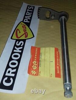 NOS 25510-16500 TM400 / TS400 1971 to 1974 Genuine Suzuki Gear Change Shaft