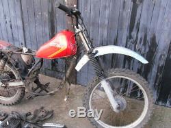 Suzuki TS125 ER Rolling Chassis Engine in Bits Exhaust Spares Repair Colchester